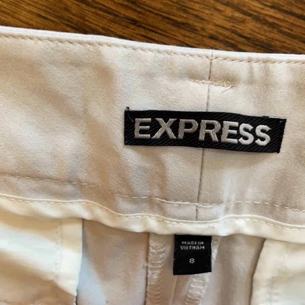 Express Shorts - Picture 3 of 3